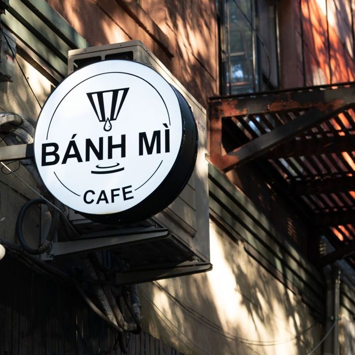 Cafés — a café sign in Manhattan